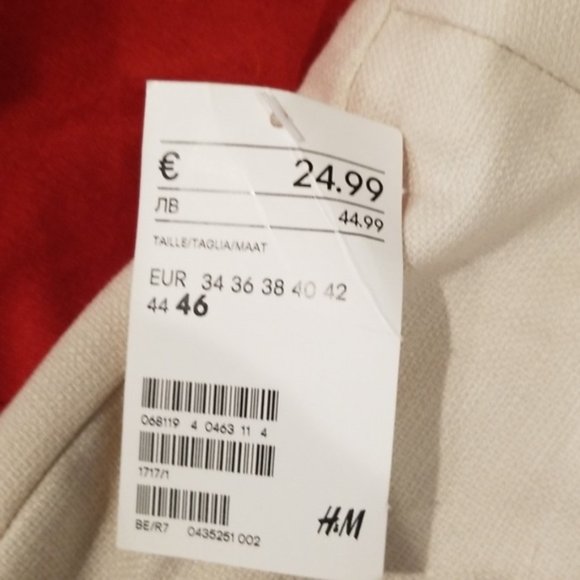 H&M Cream Colored Shorts - NWT - Picture 3 of 3